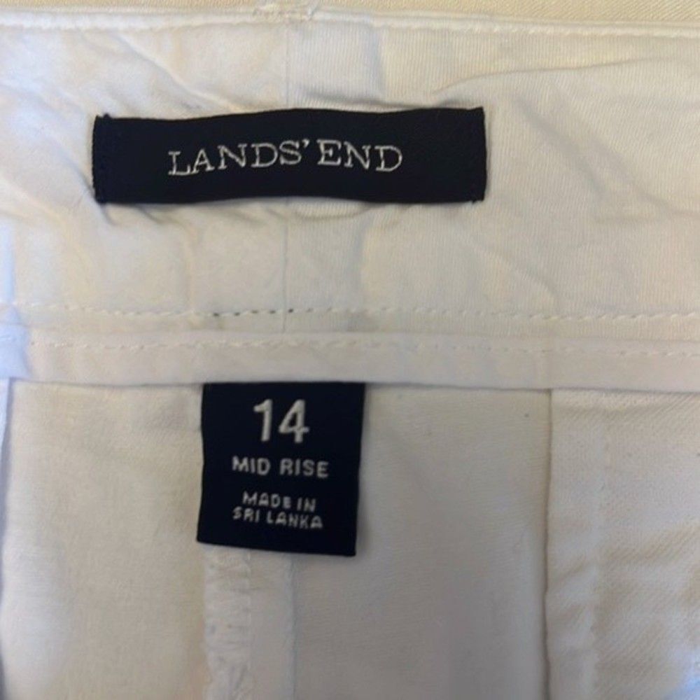 EUC Lands’ End White Shorts Size 14 Mid Rise Stretch Cotton Blend - Picture 3 of 9